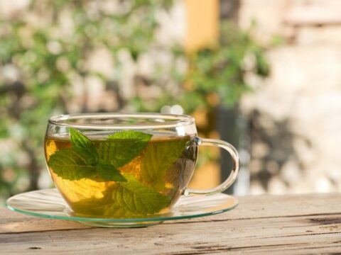 5 tisane per combattere la nausea