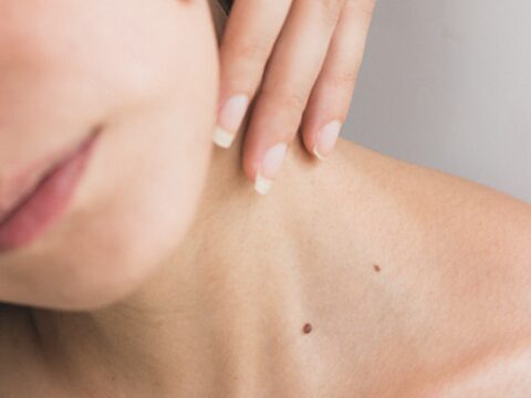 Come realizzare la maschera viso per pelle sensibile