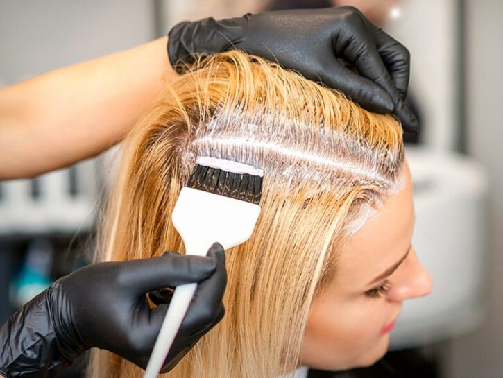 Come fare per decolorare i capelli