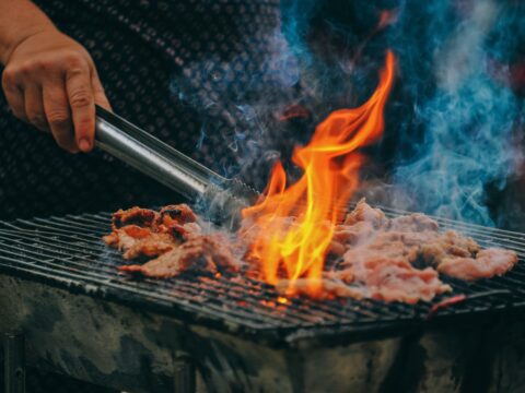 Barbecue d'estate: come farlo sul balcone