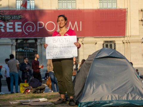 Caroaffitti, la protesta degli studenti a Milano