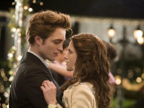 Twilight, i vampiri diventano una serie tv