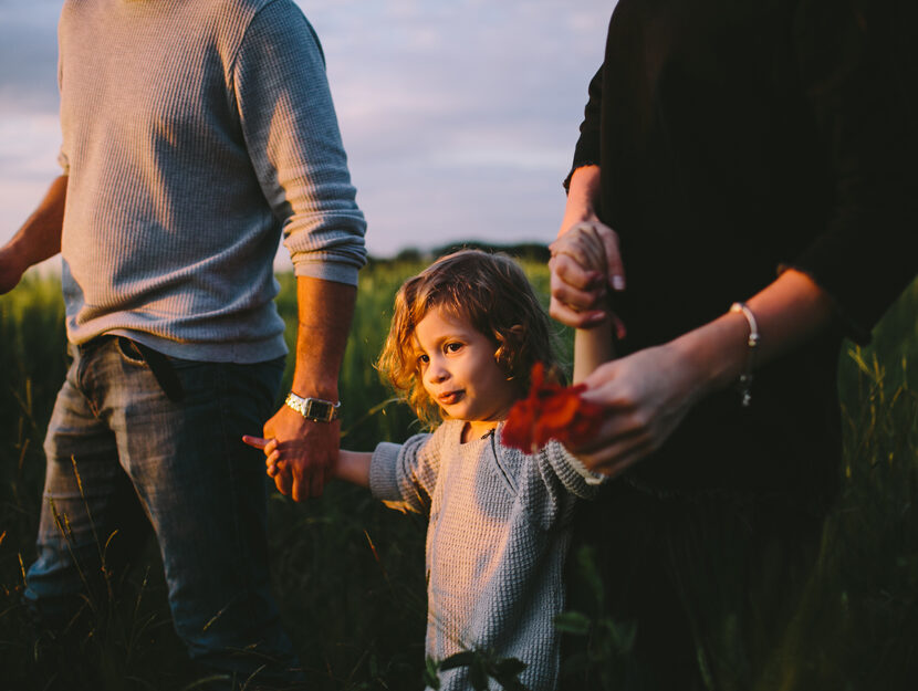 Famiglia con bambino in adozione