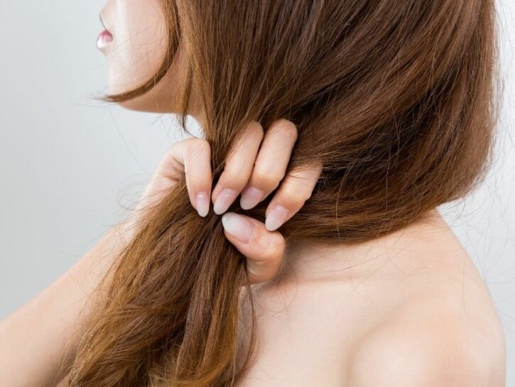 Come curare i capelli bruciati in modo efficace