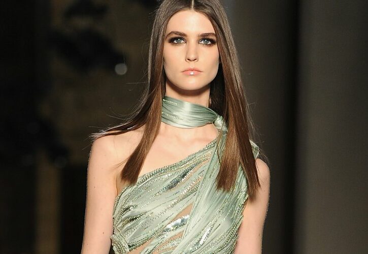Abiti monospalla, la sexy tendenza dell'estate 2015