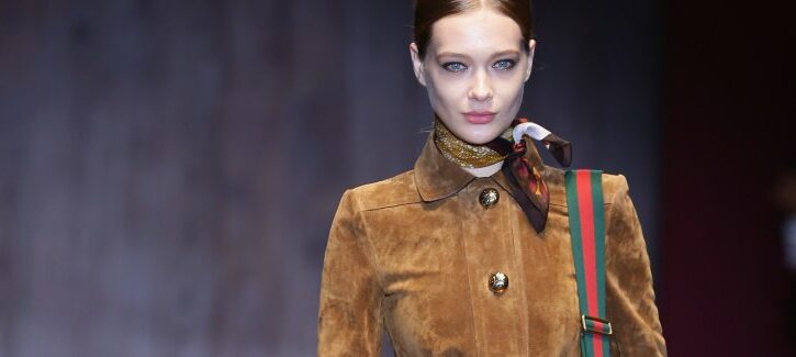 Abiti, scarpe e borse in camoscio, il trend nelle collezioni autunno inverno 2015-2016
