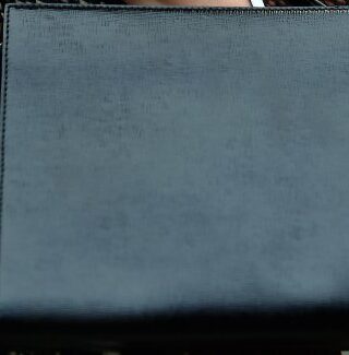 Accessori trendy per decorare la borsa nera