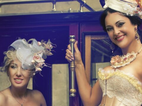 Acconciature per Carnevale: sposa cadavere o gattina sexy?