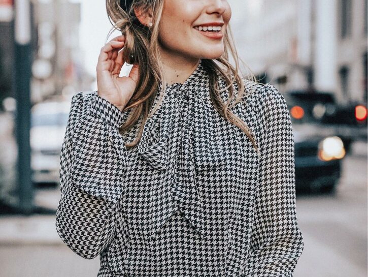 Come vestirsi alla moda anche andando in ufficio