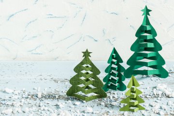 Come fare l'albero di Natale di cartone: tridimensionale e da costruire