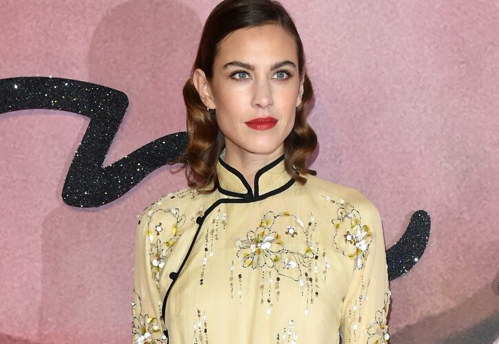 Alexa Chung è il volto di L'Oreal Professionnel per il 2018, ecco le novità