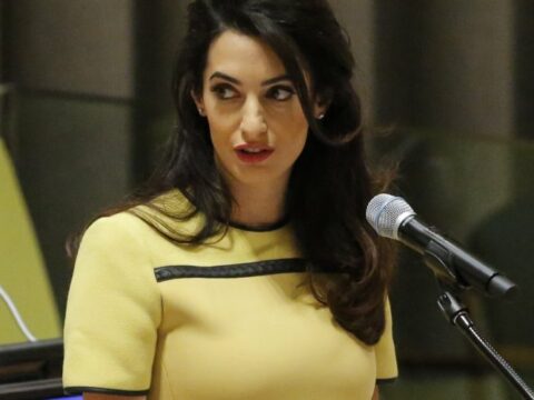 Per Amal Alamuddin Cloneey due gemelli in arrivo, tutti i look più chic ed eleganti