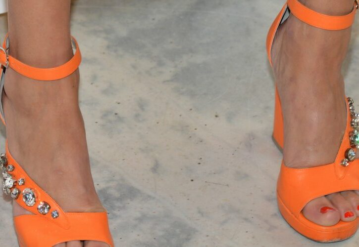 Ankle strap: per l'estate 2015 puntate su tacco e cinturino alla caviglia