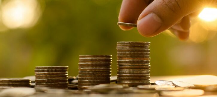 Assegno di mantenimento: perché spetta anche al coniuge benestante?