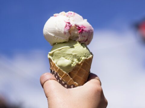 Come rimuovere le macchie di gelato sui vestiti