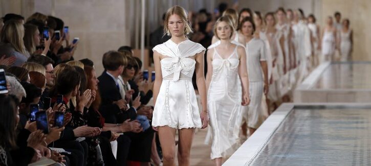 Balenciaga: Demna Gvasalia nuovo direttore creativo dopo Wang