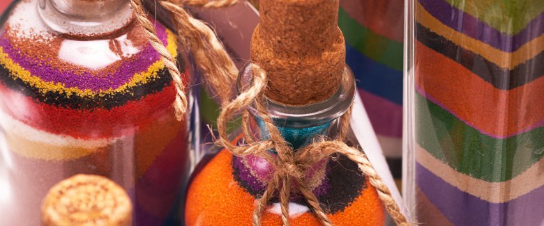 Barattoli con sabbia colorata, un tutorial semplice e rilassante - Donna  Moderna