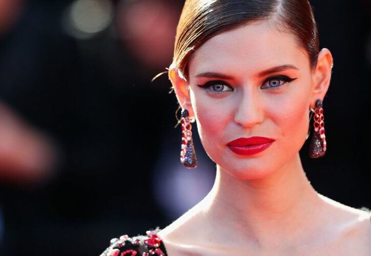 Bianca Balti scartata ai casting di Victoria's Secret, risponde sui social (con ironia)