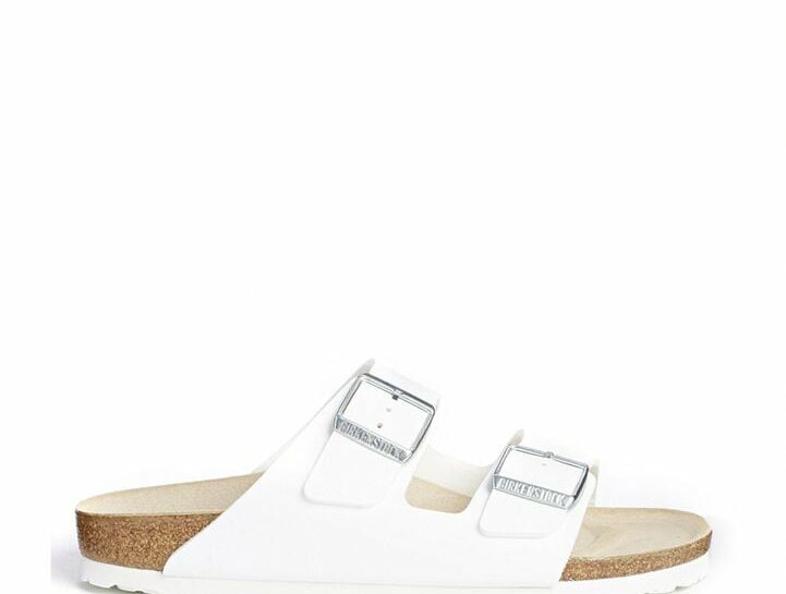 La tendenza dell'estate? Le ciabatte modello Birkenstock