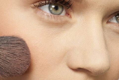 Blush: come scegliere quello giusto e come applicarlo