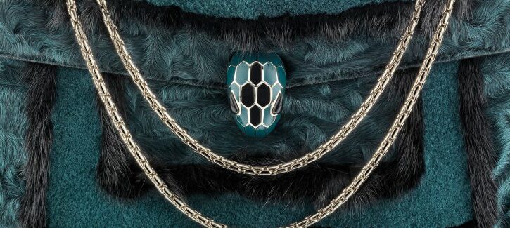 Borse Bulgari Fall Winter 2016. L’inverno sensuale della donna-serpente di Bulgari