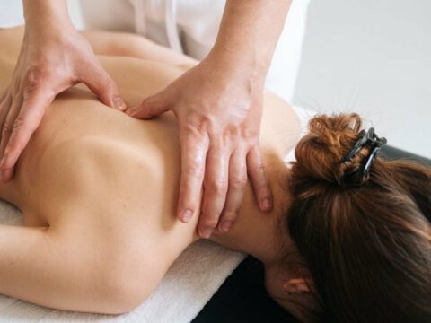 Come fare un massaggio alla schiena bene