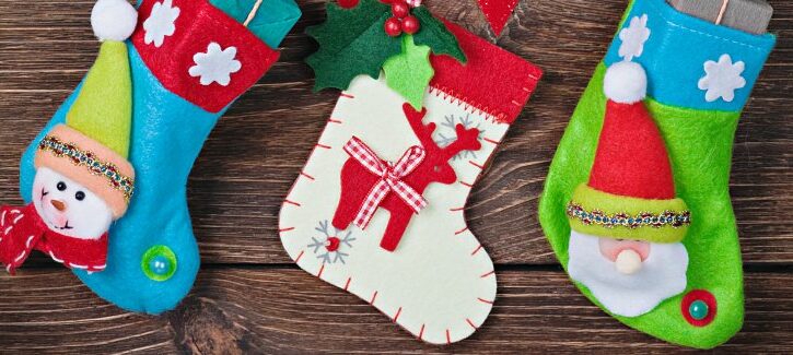 Come fare la calza della Befana a maglia