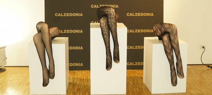 Calzedonia Autunno Inverno 2018-2019: nostalgia anni '80 tra animalier, glitter e fiocchi