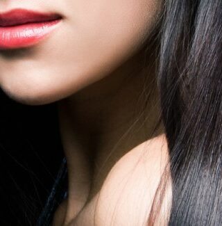 Capelli lisci e lunghi perfetti: tutte le tecniche