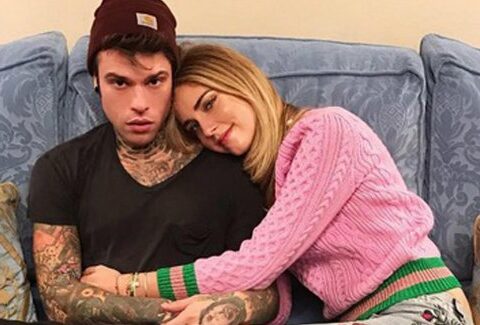 Chiara Ferragni e Fedez si tatuano un raviolo, lei sfoggia anche un piercing al capezzolo. Presto matrimonio e figlio