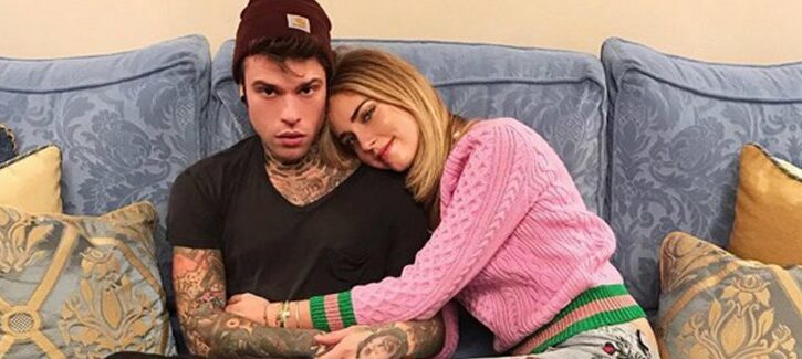 Chiara Ferragni e Fedez si tatuano un raviolo, lei sfoggia anche un piercing al capezzolo. Presto matrimonio e figlio