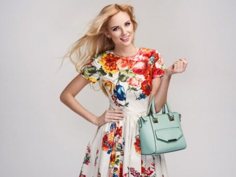 Come abbinare un vestito a fiori