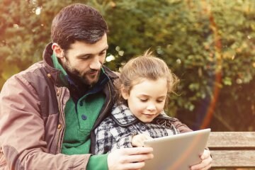 Come adottare il figlio del coniuge