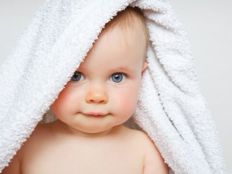 Come aiutare un neonato con la pelle secca
