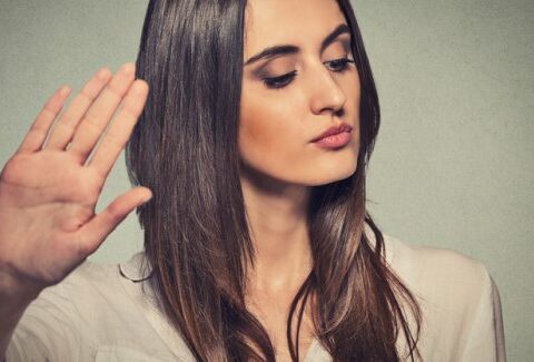 Come allontanare le persone negative