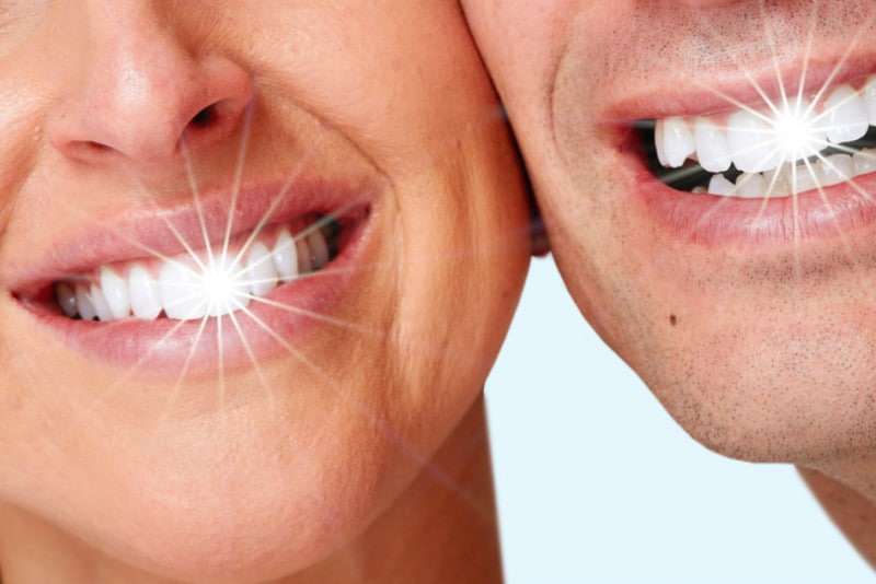 Come applicare un brillantino al dente - Donna Moderna