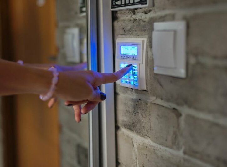 Come cambiare la batteria dell'allarme