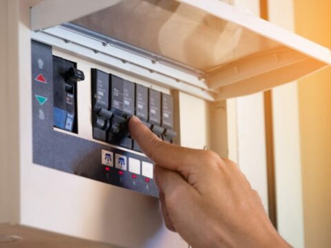 Come controllare l'efficienza della messa a terra impianto elettrico di casa