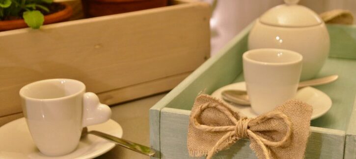 Come creare un vassoio in stile shabby chic