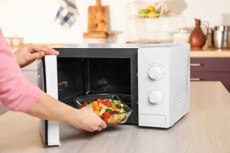 Come cucinare a vapore con il forno a microonde