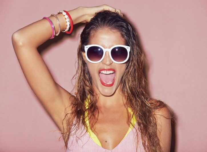 Come dare ai capelli un effetto bagnato