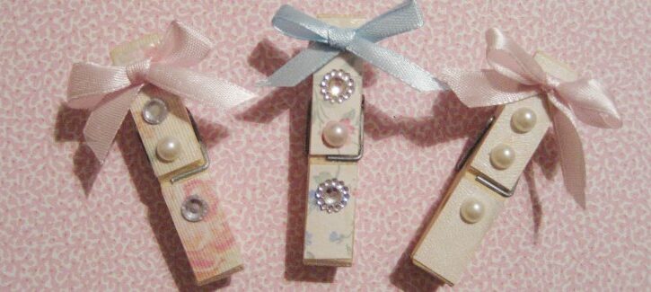 Come decorare le mollette per chiudere i pacchetti regalo
