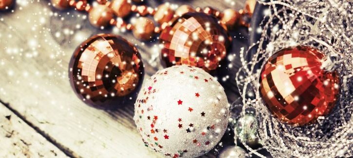 Come decorare palline di Natale in polistirolo - Donna Moderna