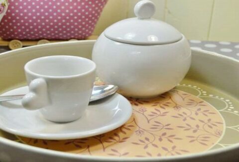 Come decorare un vassoio con il decoupage