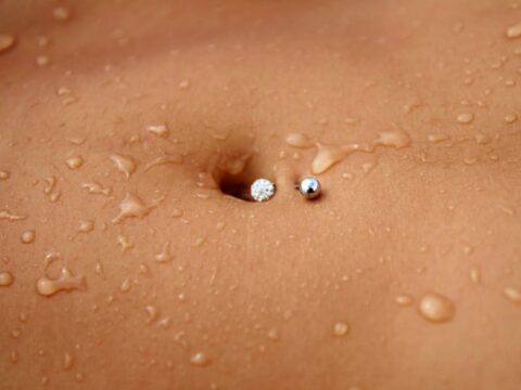 Come disinfettare un piercing trago ed evitare infezioni