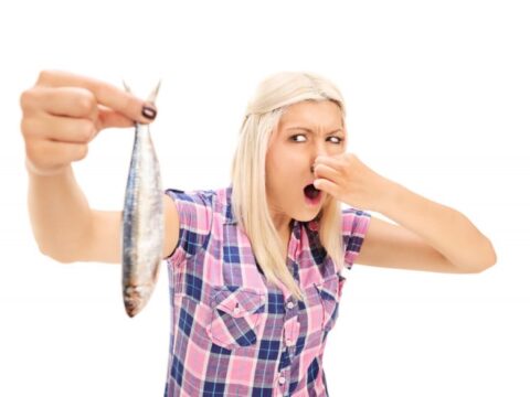 Come eliminare l'odore di pesce in casa