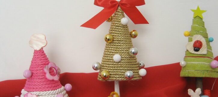 Come fare albero di Natale con materiali di riciclo