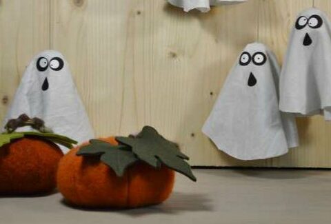 Come fare dei fantasmini volanti per Halloween