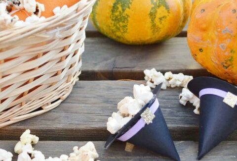 Come fare il cappello da strega in cartoncino per Halloween