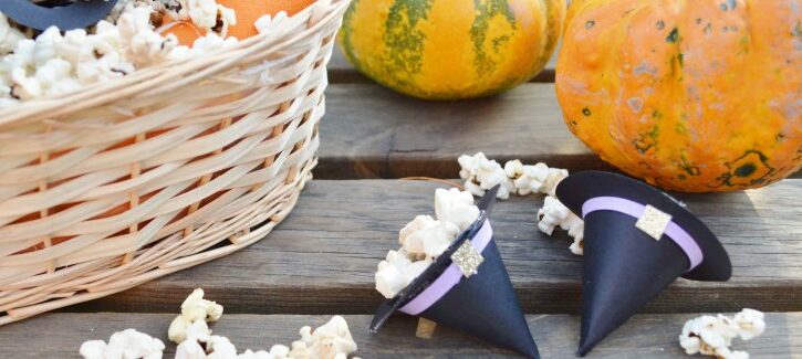 Come fare il cappello da strega in cartoncino per Halloween